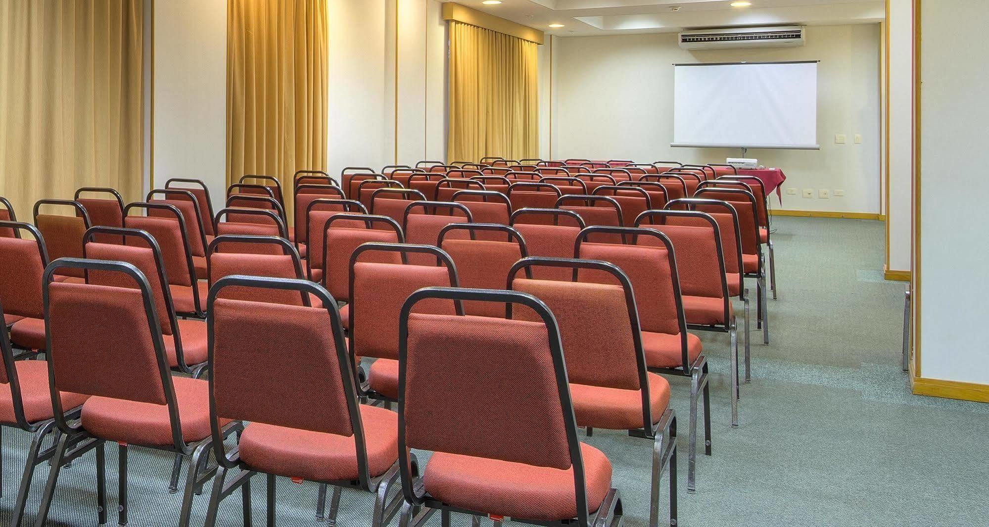 Ibis Styles Batel Hotel